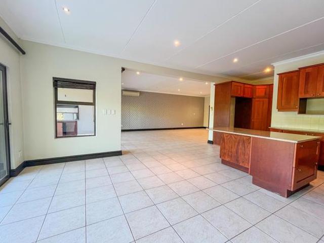 Townhouse for sale in Princess Grant, Kwazulu-natal