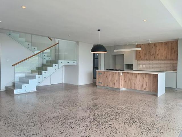 Townhouse for rent in Princess Grant, Kwazulu-natal