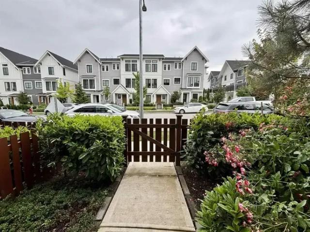 Townhouse for rent in Langley