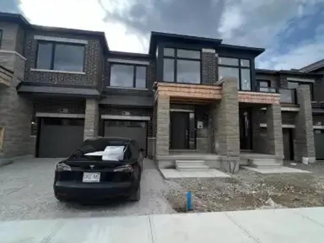 Townhouse for rent in Milton, Ontario