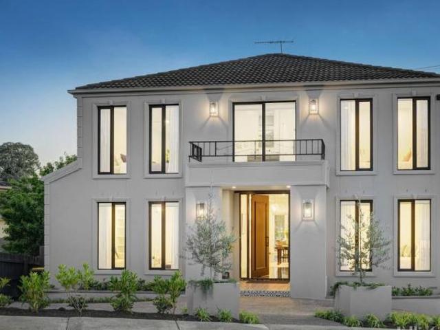 Townhouse for sale in Mount Waverley, Melbourne
