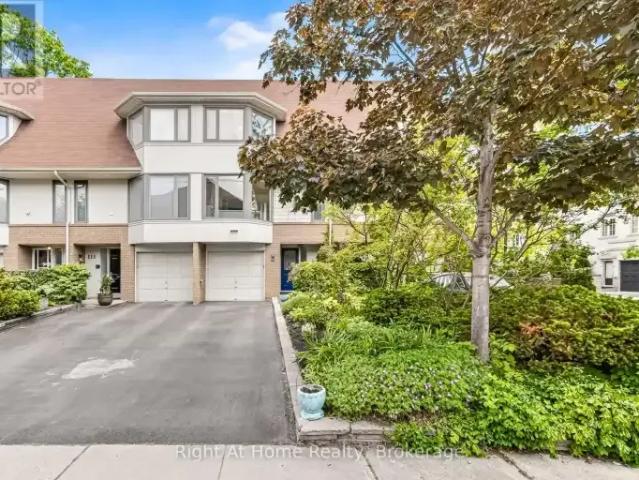 Townhouse for rent in Oakville, Ontario