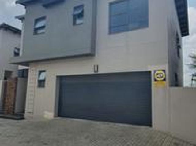 Townhouse for sale in Ekurhuleni, Gauteng