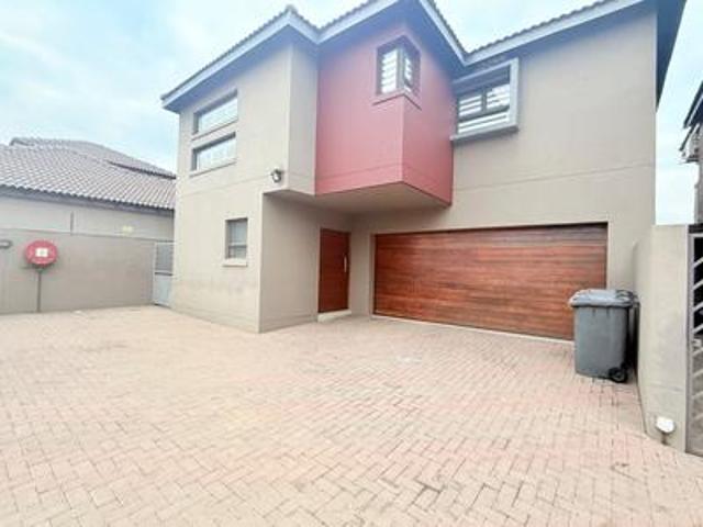 Townhouse for sale in Sedibeng, Gauteng