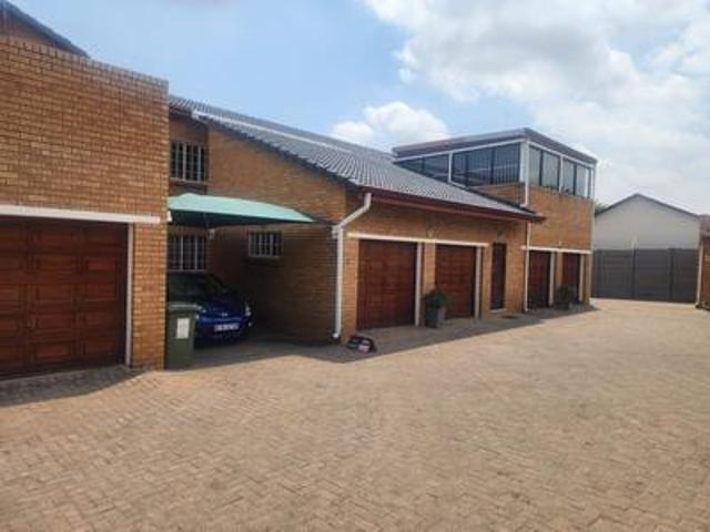 Townhouse for sale in Ekurhuleni, Gauteng