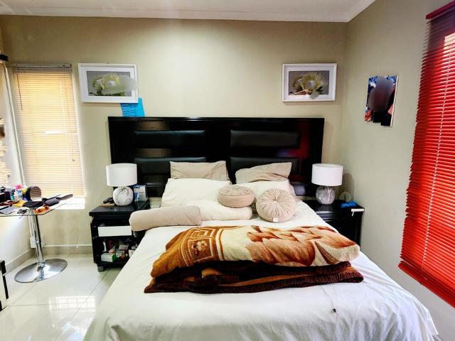 Townhouse for sale in Mount Edgecombe