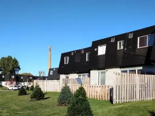 Townhouse for rent in Wanup, Ontario