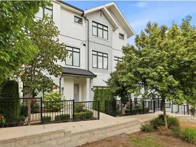 Townhouse for rent in Surrey, British Columbia