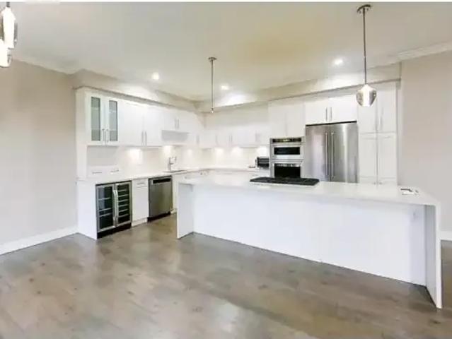 Townhouse for rent in Surrey, British Columbia