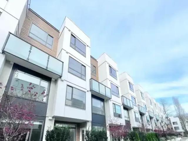 Townhouse for rent in Surrey, British Columbia