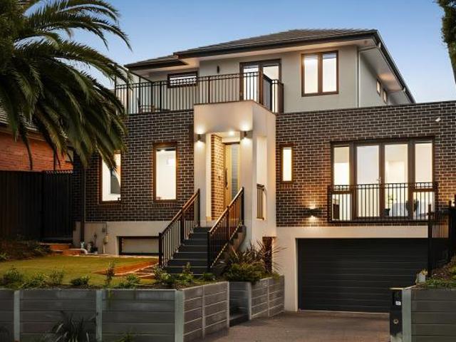 Townhouse for sale in Templestowe, Melbourne