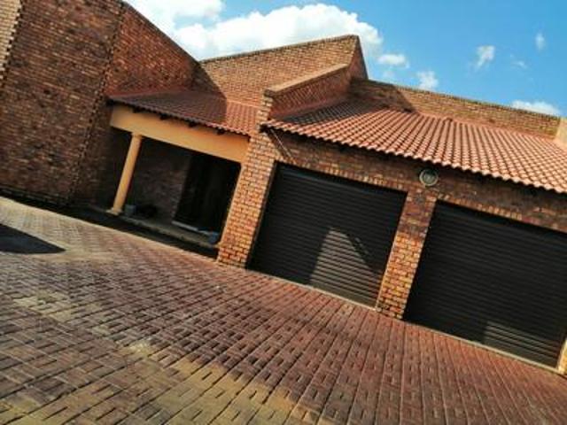 Townhouse for rent in Ekurhuleni, Gauteng