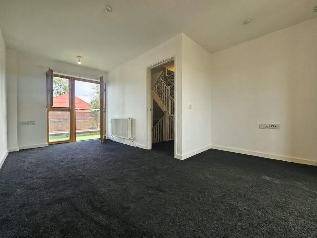 Townhouse for rent in Bearwood, West Midlands
