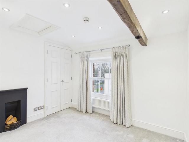 Townhouse for rent in Sydenham, Green Close