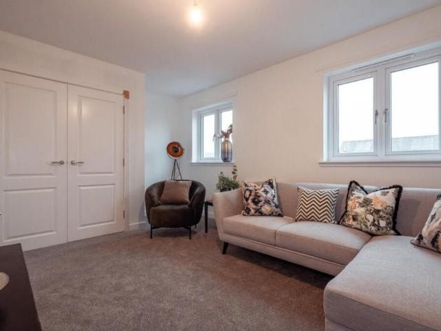 Townhouse for rent in Echline, Scotland
