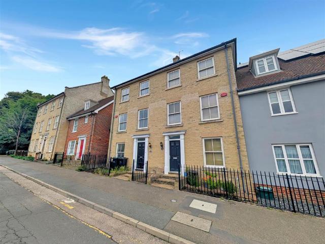 House for rent in Mile End, Fordham Heath