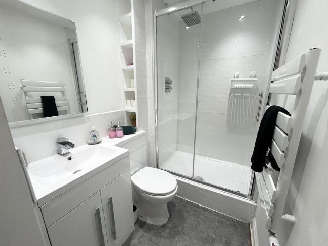 Townhouse for rent in Georgia, Greater Manchester