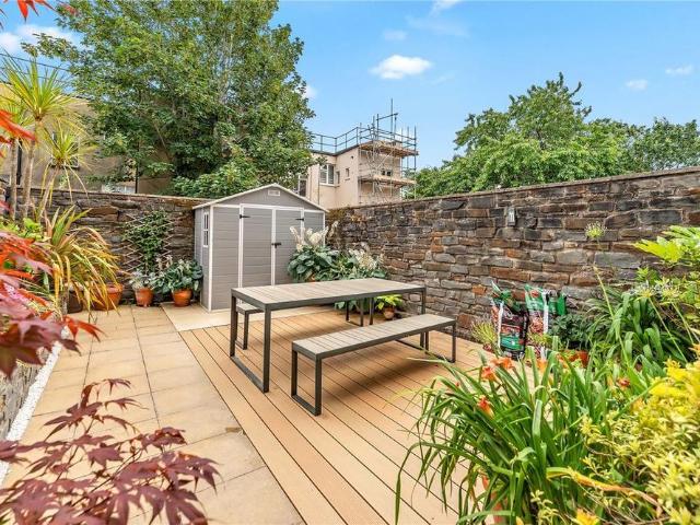 Townhouse for rent in Hotwells, Feckenham