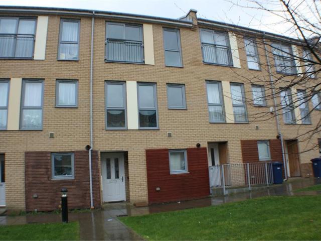 House for rent in Burnt Oak, Greater London
