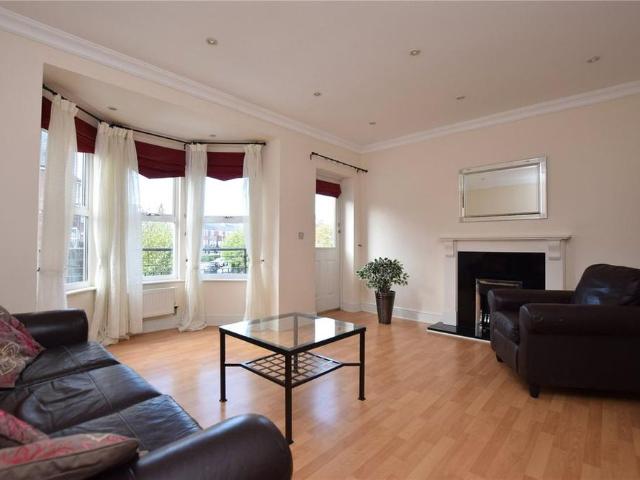 Townhouse for rent in West Yorkshire