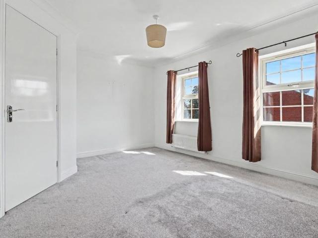 Townhouse for rent in West Yorkshire