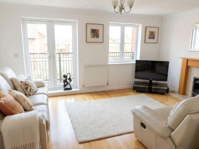 Townhouse for rent in Haddon, East Midlands