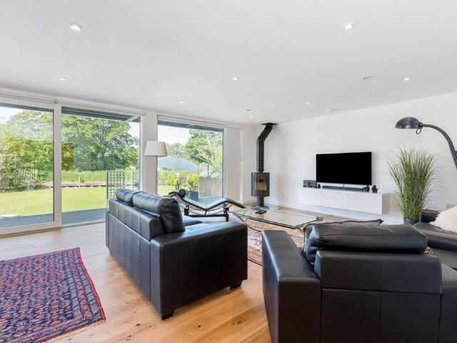 Townhouse for rent in Old Windsor