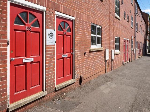 Townhouse for rent in Haddon, East Midlands