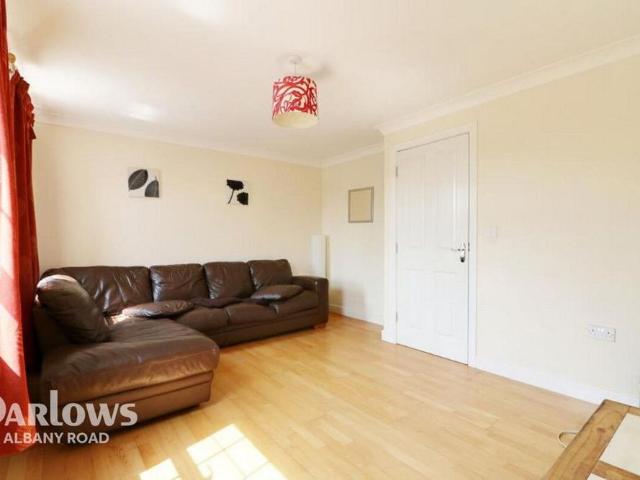 Townhouse for rent in Castle Quarter, Falcon Lodge
