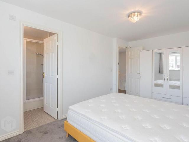 Townhouse for rent in Lee Bank, Greater Manchester