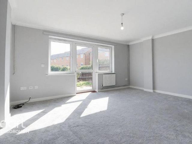 Townhouse for rent in Hampton Hargate, Peterborough
