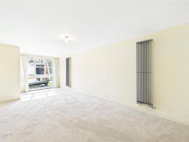 Townhouse for rent in Burghfield Common, West Berkshire