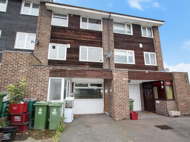 House for rent in Belvedere, Greater London