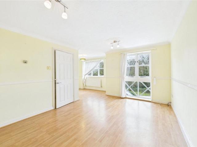 Townhouse for rent in Burghfield Common, West Berkshire