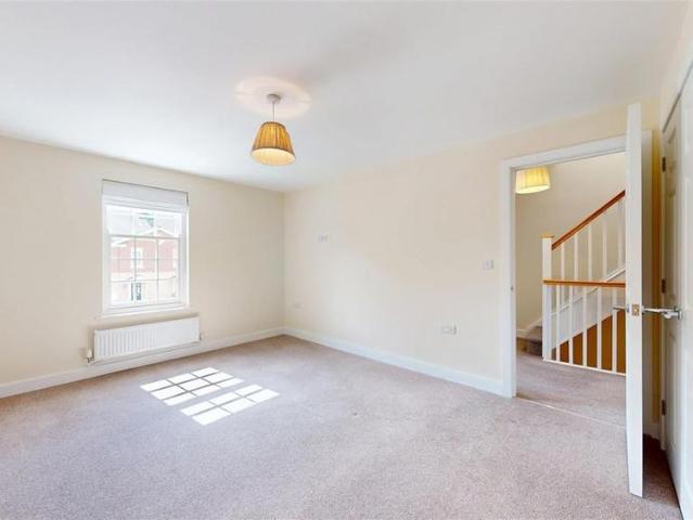 Townhouse for rent in Cherry Orchard, Frankwell