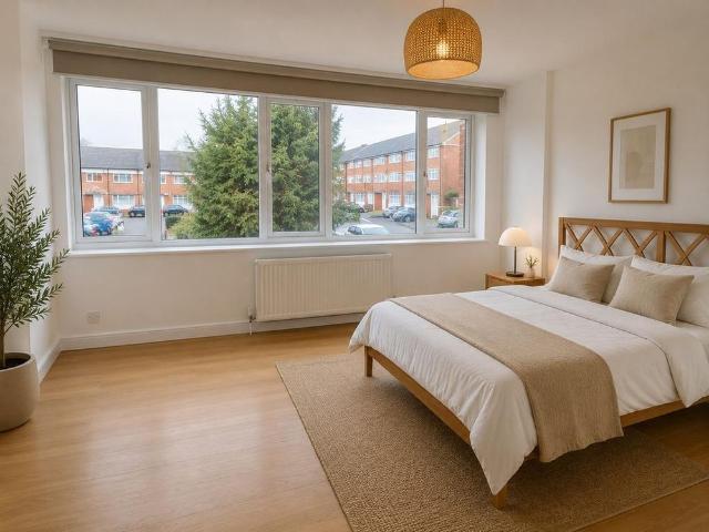 Townhouse for rent in London Borough of Croydon, Greater London