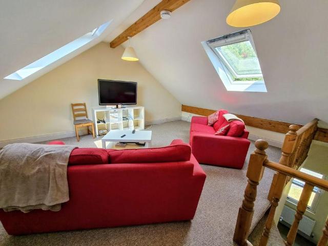 Townhouse for rent in Pudsey, West Yorkshire