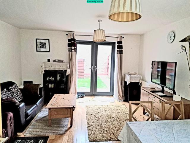 Townhouse for rent in Arbury, Cambridgeshire