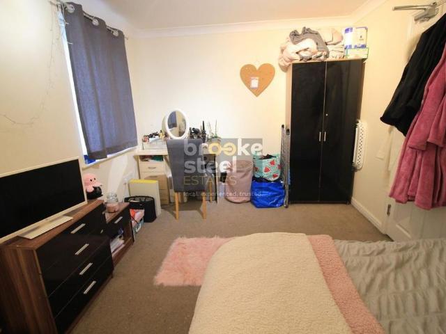 Townhouse for rent in Higher Broughton, Salford