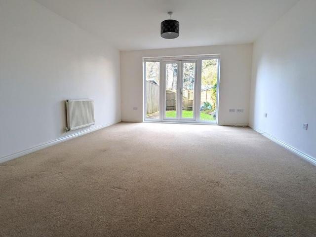Townhouse for rent in Barton Stacey, Hampshire