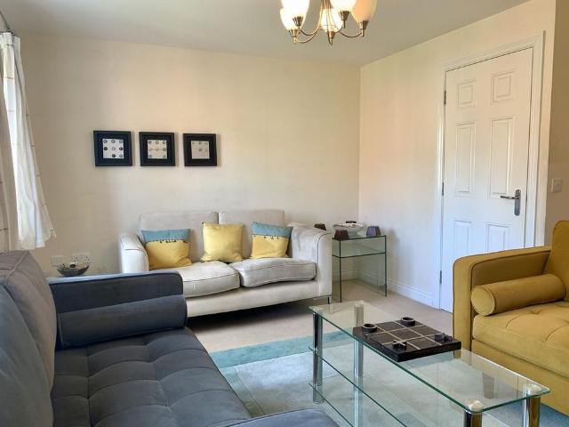 Townhouse for rent in Donnington, Telford and Wrekin