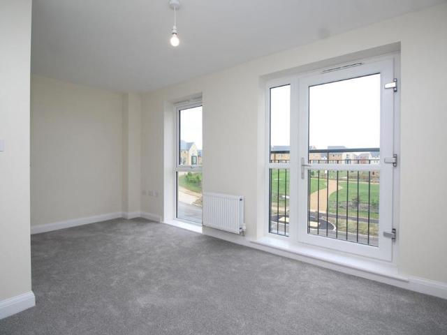 Townhouse for rent in Brooklands, Milton Keynes