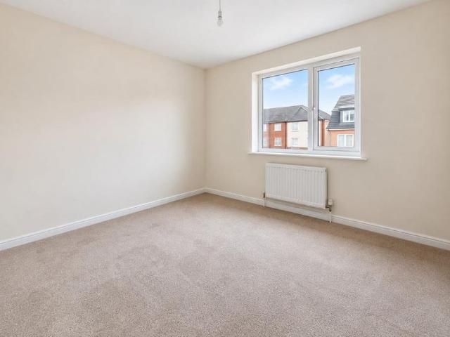 Townhouse for rent in Joiner's Square, Hanley