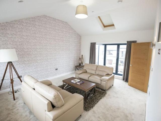 Townhouse for rent in Jewellery Quarter, West Midlands