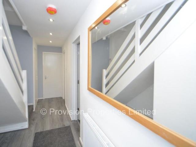 Townhouse for rent in Arena Quarter, Leeds