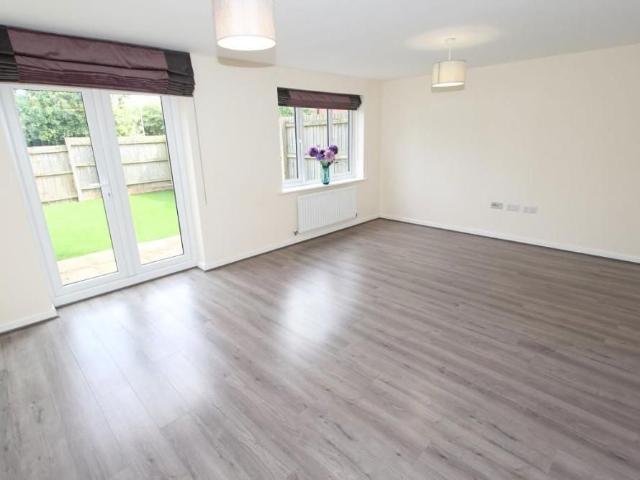 Townhouse for rent in Beaconside, Baswich