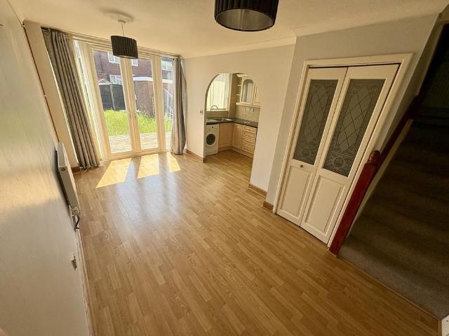 Townhouse for rent in Smith's Wood, West Midlands