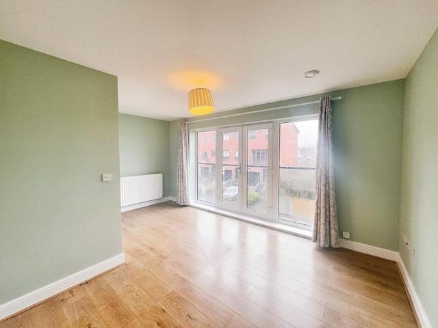 Townhouse for rent in Victoria Riverside, Leeds