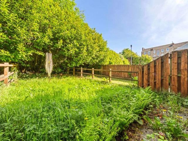Townhouse for rent in Dennistoun, Scotland