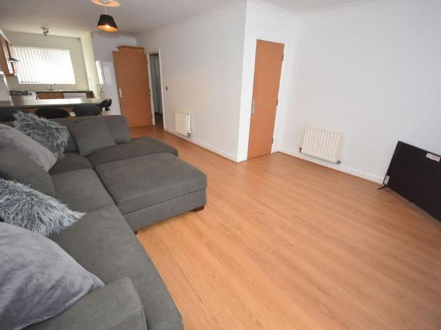 Townhouse for rent in Old Trafford, Trafford Park